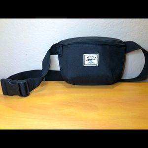 Herschel- waist pack- black
